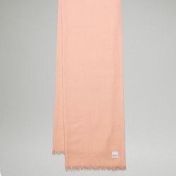 NWT & Original Packaging Lululemon Pink Savannah Bundle; Hood, Mittens & Scarf - Picture 3 of 10